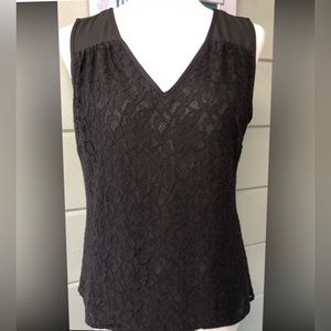 💕Laundry by Shelli Segal black lace sleeveless top with back cutout